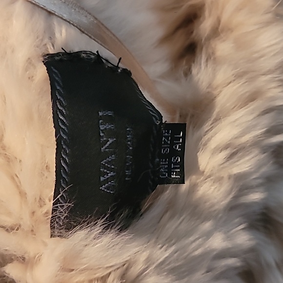 Rabbit Fur Cape - Picture 2 of 3